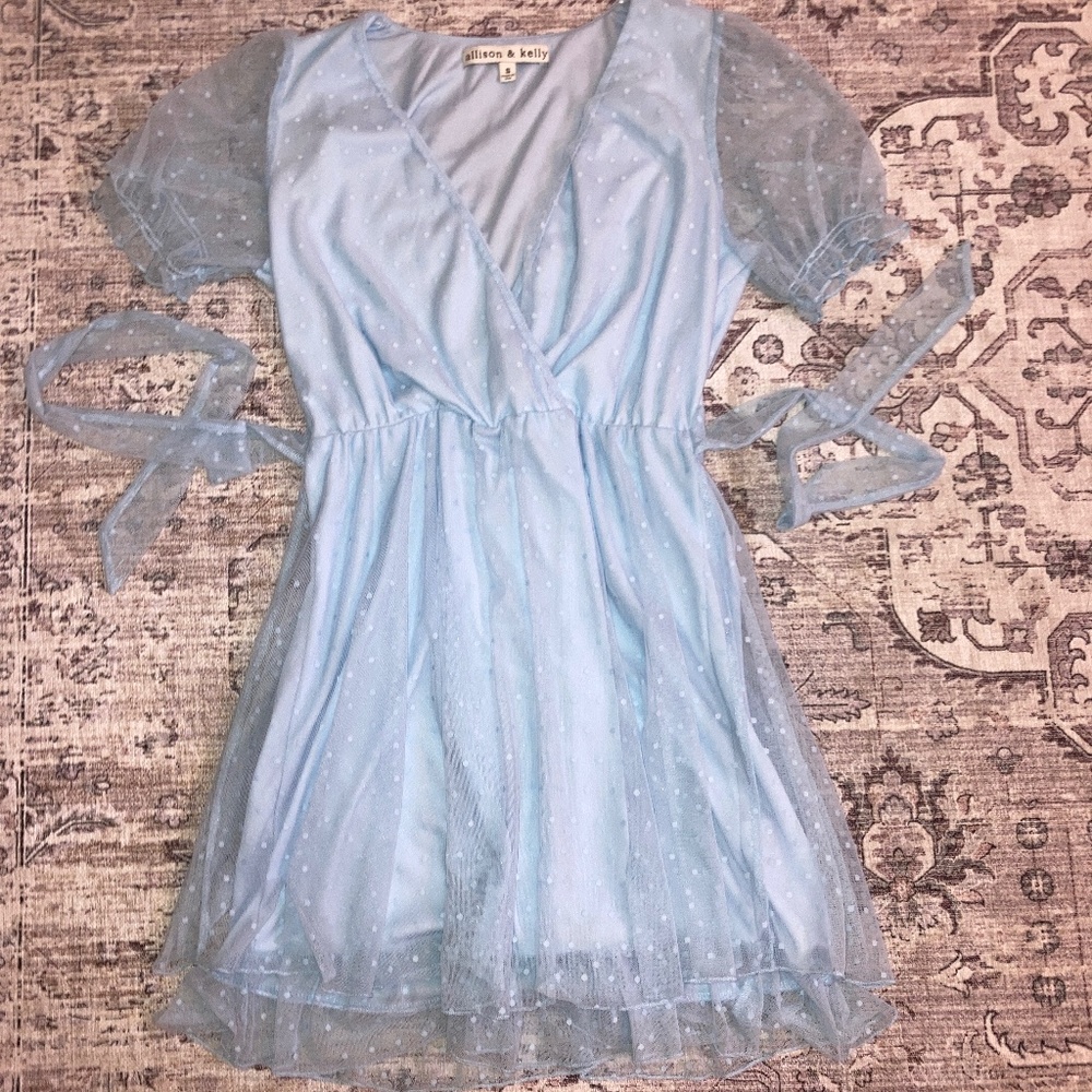 baby blue puff sleeve dress